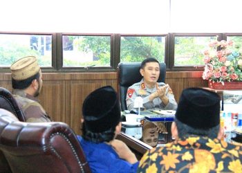 Pertemuan silaturahmi antara Kapolda Jambi dengan FKPP Provinisi Jambi di ruang kerja Kapolda Jambi, Senin (22/5/2023). (Foto: Humas Polda Jambi)