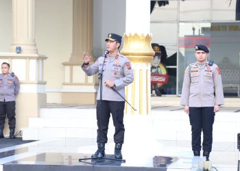 Kapolda Jambi, Irjen Pol. Rusdi Hartono saat pimpin apel pagi di lapangan hitam Mapolda Jambi, Senin (05/06/2023). (Dok. Humas Polda Jambi)
