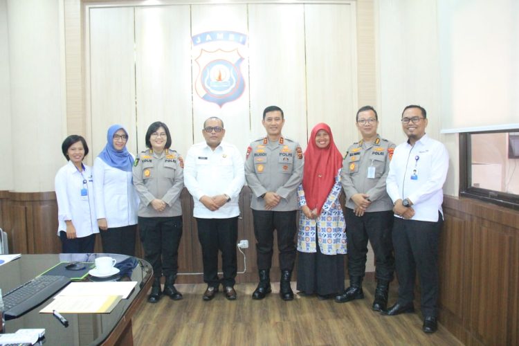 Kunjungan Silaturahmi Kepala Perwakilan BKKBN Provinsi Jambi di Gedung Mapolda Jambi, Rabu (07/06/2023). (Dok. Humas Polda Jambi)