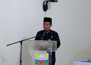 Abdullah Sani, M.Pd.I saat membuka kegiatan Bimtek Calon Percontohan Desa Antikorupsi 2023 di Desa Mekar Sari, Kamis (8/6/2023). (Foto: Diskominfo/Sobirin)
