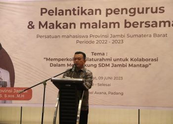 Gubernur Al Haris pada pengukuhan Pengurus PERMAJA Provinsi Jambi - Sumatera Barat riode 2022 - 2023,di Hotel Axena, Padang, Jumat (9/06/2023) (Dok. Agus -Kominfo)
