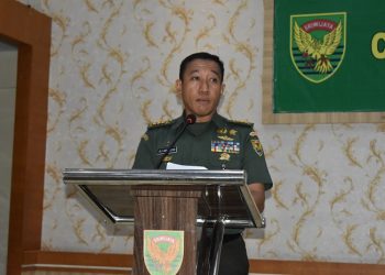 Kasrem 042/Gapu Kolonel Inf Ali Aminudin, S.H., M.M.pada Sidang Parade Catar Akmil 2023 di Balai Prajurit Korem 042/Gapu Kota Jambi, Rabu, (14/06/2023). (Dok. Penrem 042/Gapu).