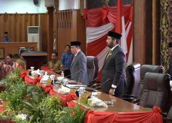 Al Haris saat hadiri Rapat Paripurna pengucapkan sumpah anggota DPRD Jambi PAW di Gedung DPRD Provinsi Jambi pada Senin (19/06/2023). (Foto: siklusjambi.id)