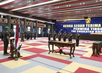 Kasad saat Pimpin Sertijab Koorsahli Kasad, Kapuskesad dan Danpussenarhanud di Aula Jenderal Besar A.H. Nasution, Mabesad, Jakarta, Selasa (20/6/2023). (Dok. Dispenad)