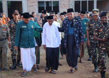 Abdullah Sani saat menghadiri Pengajian Akbar di Ponpes Amanatul Ummah unit 2 Rimbo Bujang, Selasa, (20/6/2023). (Foto : Sobirin - Kominfo)