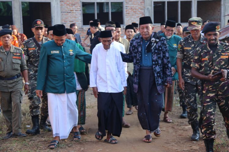 Abdullah Sani saat menghadiri Pengajian Akbar di Ponpes Amanatul Ummah unit 2 Rimbo Bujang, Selasa, (20/6/2023). (Foto : Sobirin - Kominfo)