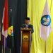 Wagub Jambi, Abdullah Sani saat menyampaikan sambutan pada Rapat terbuka senat dalam rangka wisuda sarjana dan magister ke-53 tahun akademik tahun 2022-2023 di ballroom Abadi Hotel Jambi, Sabtu (24/06/2023). (Foto: Sopbirin - Kominfo)