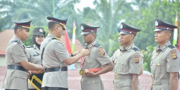 Pelantikan 142 Bintara Polri Gelombang I di lapangan SPN Polda Jambi, Kamis, (06/07/2023). (Dok. Humas Polda Jambi)
