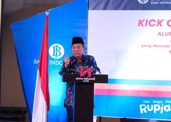 Wagub Sani pada acara Kick Off Implementasi ATP Mata Pelajaran Ekonomi SMA di Swiss-Belhotel Jambi, Sabtu (08/07/2023).(dok.Sopbirin - Kominfo)