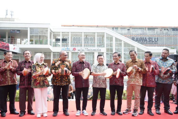 Kabid Humas Polda Jambi, Kombes Pol. Mulia Prianto Hadiri Pameran Satu Hari Bersama Jambi, di Pelataran Sarinah, Thamrin Jakarta, Sabtu (8/7/2023). (Dok. Humas Polda Jambi)