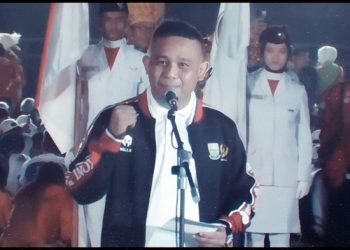 Ketum KONI Provinsi Jambi, Budi Setiawan saat menyampaikan kata sambutan pada Opening Ceremony Porprov Jambi ke-XXIII 2023, Senin (10/07/2023) di stadion Tri Lomba Juang, Kota Jambi. (Dok. Siklusjambi.id)