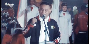 Ketum KONI Provinsi Jambi, Budi Setiawan saat menyampaikan kata sambutan pada Opening Ceremony Porprov Jambi ke-XXIII 2023, Senin (10/07/2023) di stadion Tri Lomba Juang, Kota Jambi. (Dok. Siklusjambi.id)