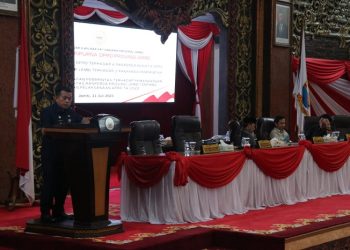 Gubernur Jambi, Al Haris pada Sidang Paripurna DPRD Provinsi Jambi di Ruang Utama Gedung DPRD Provinsi Jambi, Selasa (11/07/2023). (Dok. Agus - Kominfo)