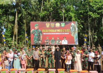 Upacara pembukaan TMMD ke-117 di Desa Talang Selungko Kecamatan Bathin II Pelayang Kabupaten Bungo, Rabu (12/07/2023). (Dok. Penrem/042 Gapu)