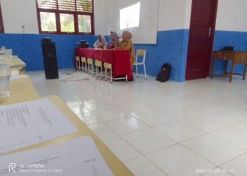 Kegiatan berkoordinasi Kepala Sekolah dan Wali Murid SMPN 26 Tanjab Timur di Gedung SMPN 26 Kamis (20/07/2023) (Dok. Misbah)