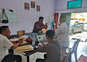 Pemeriksaan keaslian berkas media Ampar.id oleh tim verifikasi Dewan Pers di kantor Ampar.id di Jalan Nusa Indah II, Kota Jambi, Jumat (21/07/2023). (Dok. siklusjambi)