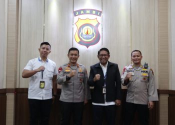Kapolda Terima Kunjungan Silaturahmi Executive General Manager PT Angkasa Pura II Jambi di Mapolda Jambi, Senin (24/07/2023). (Dok. Humas Polda Jambi)