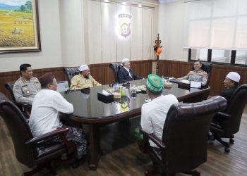Kapolda Sambut Kunjungan Silaturahmi MP3I Pusat dan Provinsi Jambi dan rombongan di ruang kerjanya, Rabu, (26/07/23). (Dok. Humas Polda Jambi)