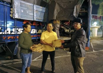 Dua Truk Berisikan 36 Sepeda Motor Tanpa BPKB diamankan Tim Resmob Ditreskrimum Polda Jambi di Jalan Sumberejo, Mayang Mangurai, Kota Jambi, Rabu (26/07/2023). (Dok. Humas Polda Jambi)