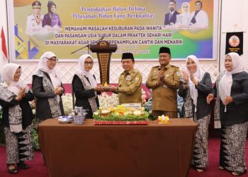 Pengukuhan Bidan Delima di Gedung Gedung Maulidia Convention Center (MCC) Pematang Sulur Kota Jambi, Senin (31/7/2023). (Foto: Diskominfo/Agus)