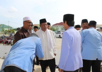 Wagub Jambi saat mengahdiri acara pembukaan FASI di Masjid Syaikh Utsman Tungkal, Tanjab Barat, Senin (31/07/2023). (Dok. siklusjambi)