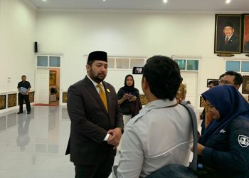 Waka DPRD Provinsi Jambi, Pinto Jayanegara saat diwawancarai di Gedung DPRD, Kamis (10/08/2023). (Dok. Siklusjambi/Bambang)
