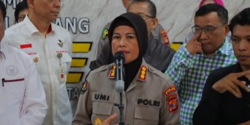 Kabid Humas Polda Lampung, Kombes Pol Umi Fadilah saat memberikan keterangan di Mapolda Lampung, Senin (28/8/2023). (Dok. Humas Polda Lampung)