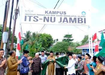 Pembukaan Selubung Nama Merk ITS-NU Jambi di Kampus ITS-NU Jambi Kelurahan Rawasari,Kota Jambi, Senin (14/08/2023). (Foto: Diskominfo/Sobirin)