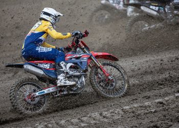 Aksi crosser binaan PT Astra Honda Honda (AHM) Delvintor Alfarizi di kelas MX2 pada ajang balap FIM Motocross World Championship (MXGP) seri Swedia, Minggu (13/8). (Dok. AHM_MXGP.Swedia)