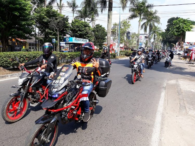 Komunitas motor Honda melaksanakan Convoy Merdeka untuk merayakan HUT Kemerdekaan RI di Jambi pada tahun 2018 lalu (Dok. Sinsen Jambi)