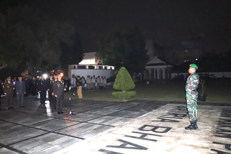 Pelaksanaan Upacara Renungan Suci di Taman Makam Pahlawan Satria Bakti, kota Jambi, Kamis (17/08/2023) (Dok. Siklusjambi)