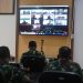 Danrem 042/Gapu Brigjen TNI Supriono, S.I.P., M.M, memberikan pengarahan kepada para Dansat dan Kabalakrem secara langsung di Ruang Rapat Makorem 042/Gapu, Kota Jambi. Jum'at (18/8/2023). (Dok.Penrem 042/Gapu)