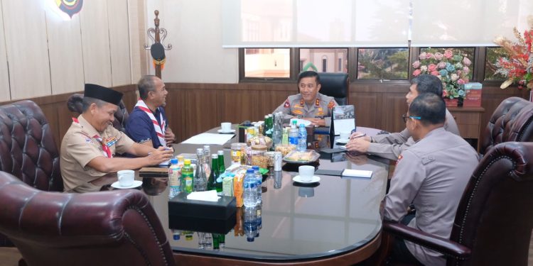 Kapolda Silaturahmi bersama Ketua Kwarda Pramuka Jambi di Mapolda Jambi pada Jum'at, (01/09/2023). (dok. Humas Polda Jambi)