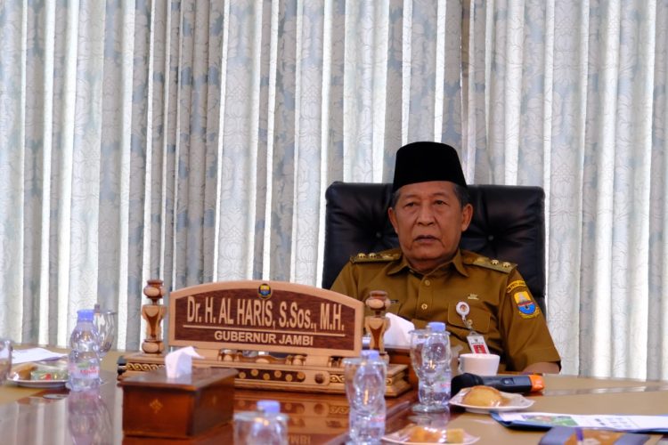 Wagub mengikuti Rakor Pengendalian Inflasi Tahun 2023 FC bersama Mendagri RI secara virtual di Ruang Vidcon Rumah Dinas Gubernur Jambi, Senin (04/09/2023). (Foto: Diskominfo/Sopbirin)