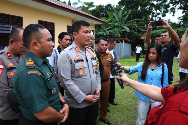 Kapolres Simalungun AKBP Ronald F. C. Sipayung saat diwawancarai di Mapolres Simalungun, Selasa (5/9/23). (Dok.Humas Polres Simalungun)