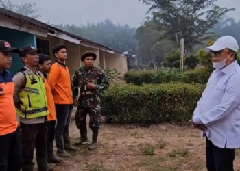 Komisi III DPRD Provinsi Jambi Lakukan Sidak ke Posko Penanganan Karhutla di wilayah Sungai Gelam Kabupaten Muaro Jambi. Minggu (8/10). (dok. Humas)