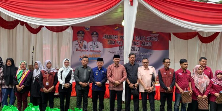 Ketua DPRD Jambi bersama Komisi IV Hadiri Jambore PKH se Provinsi Jambi di Bumi Perkemahan Cadika Jambi, Telanai Pura, Selasa (7/11) (Dok. Hadian Humas)