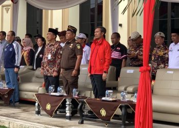 Ketua DPRD Provinsi Jambi, Edi Purwanto menghadiri apel kebangsaan dan deklarasi pemilu damai 2024 di halaman Polresta Jambi, Sabtu (11/11) (Dok. Hadian - Humas)