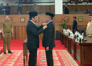 Faisal Riza pada Peresmian Pengangkatan Sumpah/Janji Pengganti Antar Waktu Anggota DPRD Provinsi Jambi Sisa Masa Jabatan Tahun 2019 - 2024 di DPRD Provinsi Jambi, Selasa (14/11/2023). (Dok. Hadian - Humas )