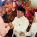 Ketua DPRD Jambi beserta Istri Hadiri Akad Nikah Putri Gubernur Jambi, Esy-Iqbal, di Masjid Agung Al Falah Jambi. Jumat (19/4). (Dok. Hadian)