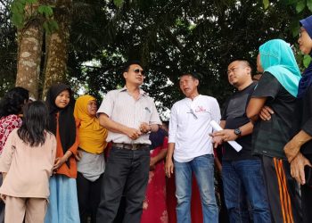 Anggota Komisi III DPRD Provinsi Jambi menemui masyarakat Desa Rantau Kapas Mudo, Rantau Kapas Tuo dan Pelayangan Muaro Tembesi, Kamis (23/05/2024). (Hadian - Humas)